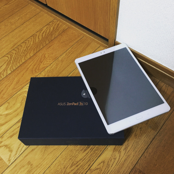 部屋と ZenPad 3S 10 と私